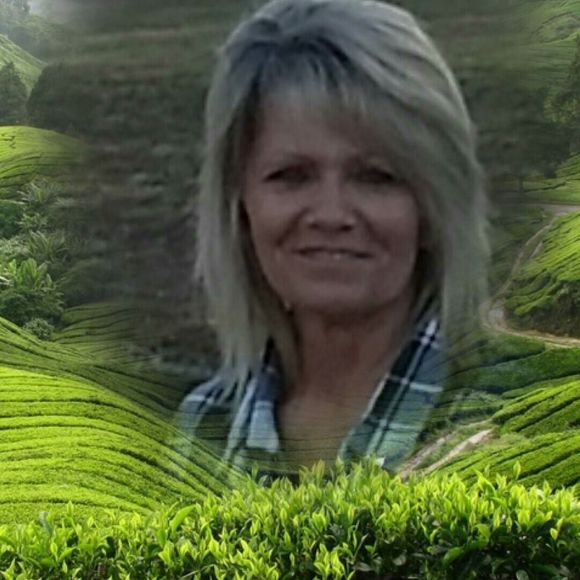 Meet your Posher, Connie - Picture 1 of 1